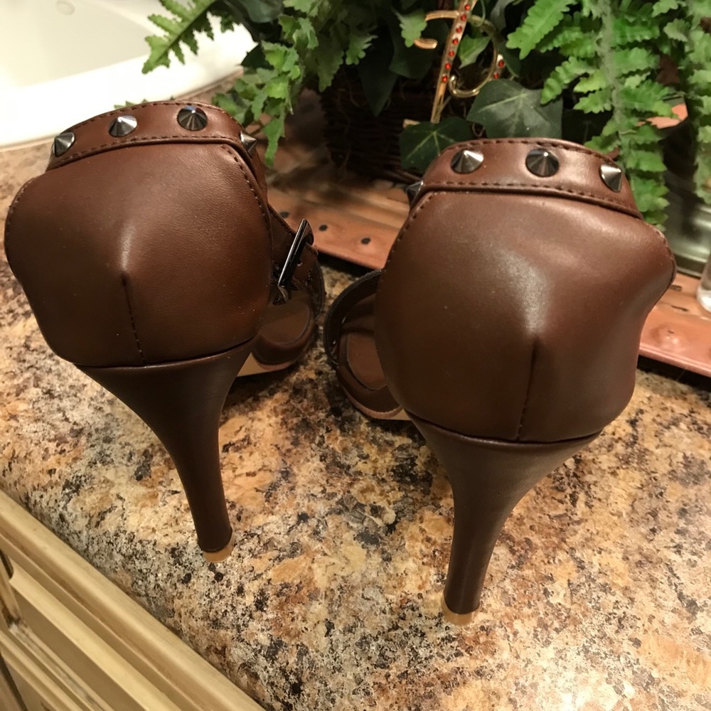 COPY - Manolo Blahnik Sandal Heels - Picture 6 of 11
